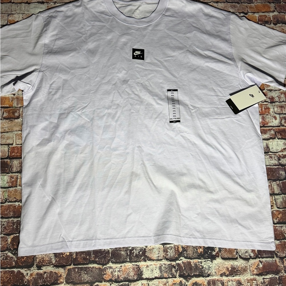 Nike White Short Sleeve Crewneck T-Shirt with Small Black Logo